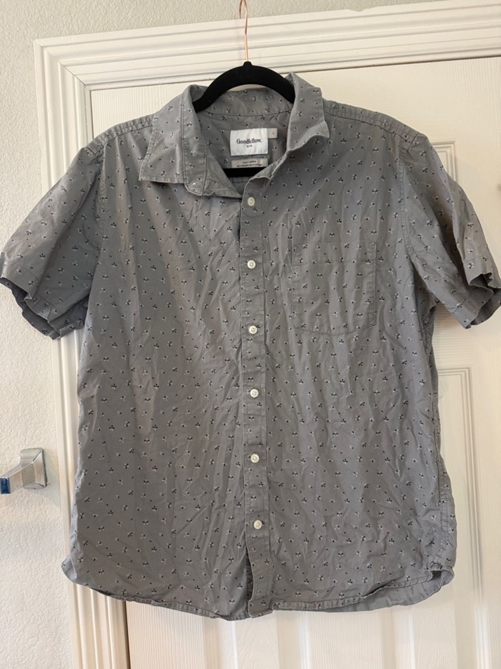Goodfellow & Co Gray Short-Sleeve Button-Down Shirt with Micro Print